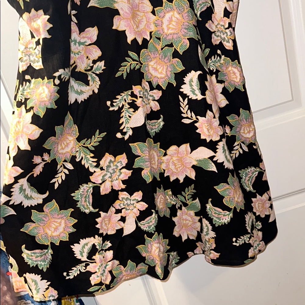 Sleeveless Floral Dress - Picture 4 of 7